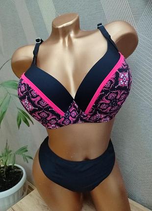 Красивый купальник с лифом большого размера