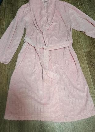 Халат розовый красивый приятный к телу, хорошего качества