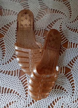 Літні сандалі шльопанці босоніжки