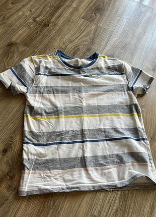 Жіноча футболка