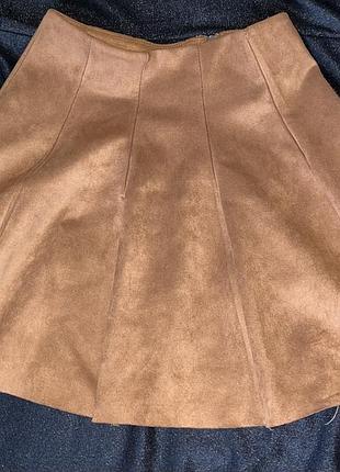 Жіноча тенісна спідничка