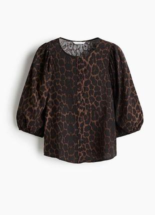 Блуза з льону на ґудзиках в леопардовий принт h&m
