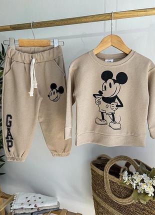 Костюм на дівчинку