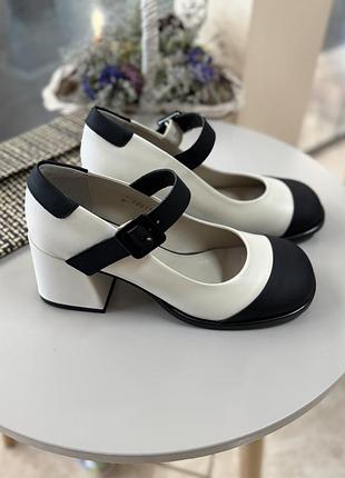 Туфлі шкіряні anatomik бежево-чорні