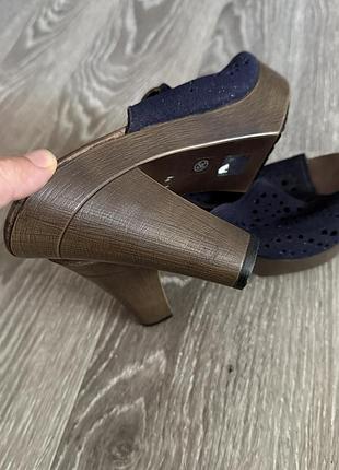 Стильні шльопанці для стильних дам