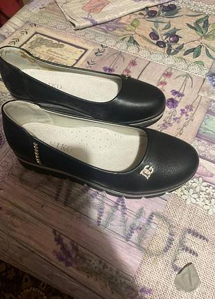 Продам детские туфли 3