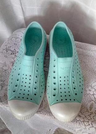 Резиновые кеды