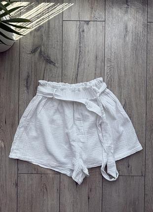 Білі муслінові шорти
