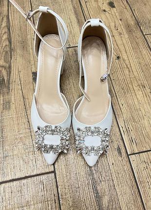 Закриті босоніжки, розмір 40