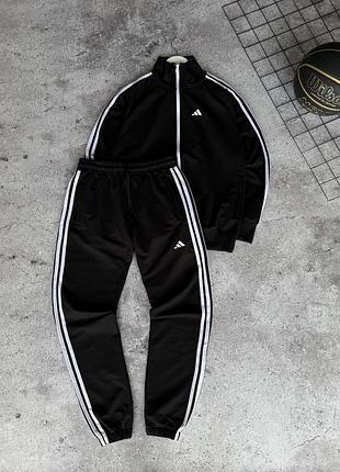 Стильный спортивный костюм adidas