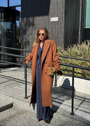 Пальто в кольорі кориця