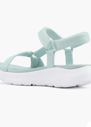 zapatillas Skechers con tecnología Hyper Brust