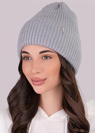 Стильная шапка ким