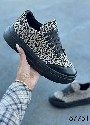 Кросівки кеди жіночі натуральна замша замшеві замш шкіра леопардові принт леопард лео на шнурівці на платформі чорні кроси демісезонні осінні