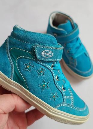 Новые кожаные фирменныевиктерi р25 длина стельки по факту 16.5см