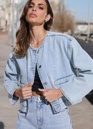 Куртка  джинсова.