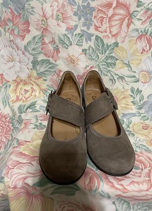 Замшеві туфлі