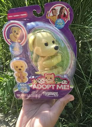 Адопт ме. игрушка на палец