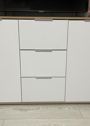 Продаю комод з поличками. висота-85 см, довжина -135 см,