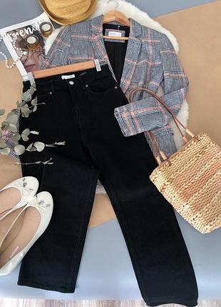 Чорні прямі щільні джинси з високою посадкою