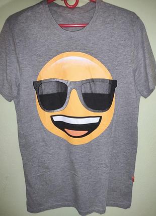 Стильная фирменная футболка катон emoji.м.унисекс.