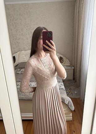 Ніжна сукня від zara у рожевому кольорі