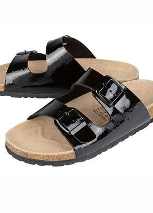 Шлепанцы на пробковой подошве черные с пряжкой
