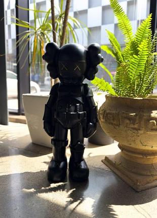 Статуетка kaws star wars stormtrooper black дизайнерська фігурка для інтер'єру 70 см чорний kw010
