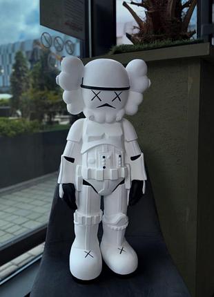 Статуетка kaws star wars stormtrooper white дизайнерська колекційна фігурка 70 см білий kw009