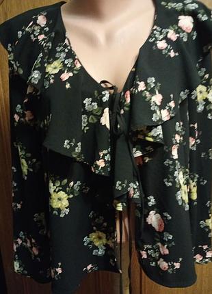 Блуза с воланом на завязках