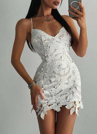 Распродажа платье prettylittlething с открытой спиной