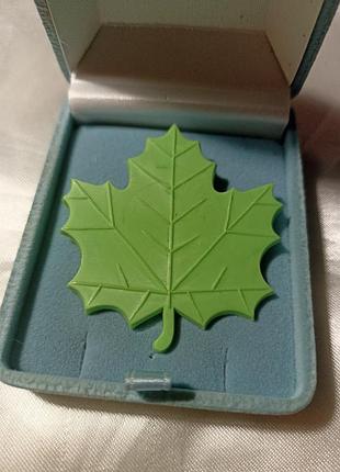 Брошь винтаж,чехия,кленовый лист.