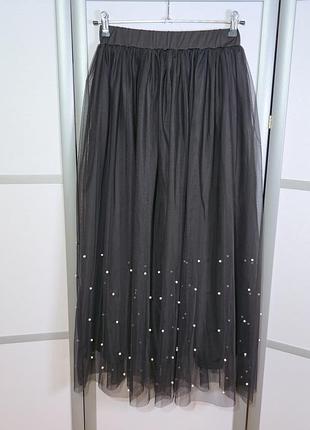 Отличная черная длинная юбка 
сверху широкая резинка, верхний слой сетка с жемчужинками, гладкая трикотажная подкладка