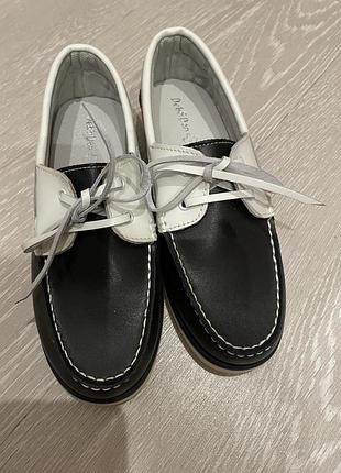 Туфлі для хлопчика нові!!