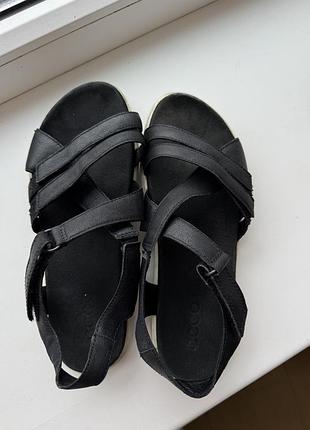 Босоніжки сандалі ecco