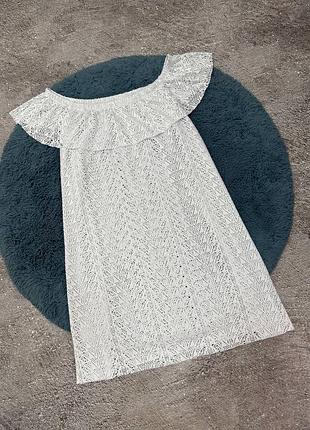 Пляжна мереживна сукня