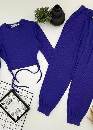 Костюм в рубчик