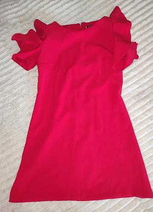 Платье ярко красного цвета размера с