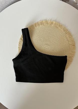 Топ на одне плечо