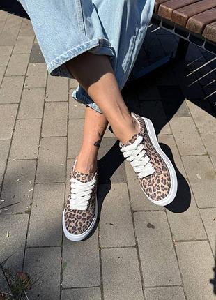 Женские кеды из натурального нубука, цвет светлый лео, код 9245