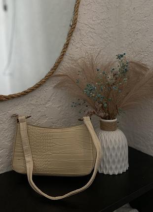Сумка маленька бежева багет
