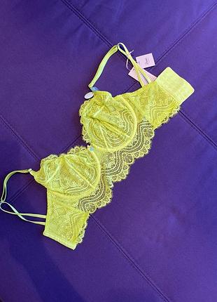 Кружевний бюстгалтер корсетного типу лаймового кольору 32g