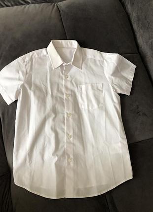 Біла сорочка для хлопчика 6-7 рочків.