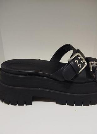 Готические шлепки