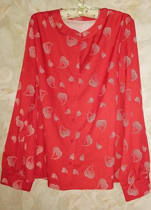 Блузка в сердечка.
