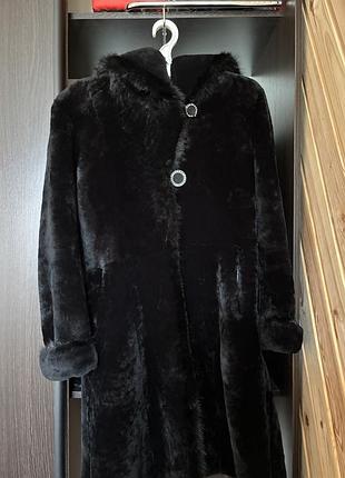 Шуба жіноча з мутону з капюшоном