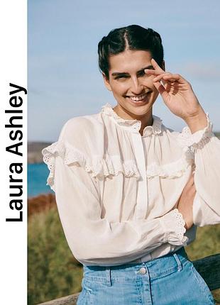 Блуза из батиста с кружевной отделкой от laura  ashley