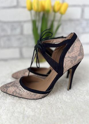 Шикарні босоніжки