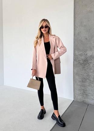 Жіночий подовжений піджак з паском