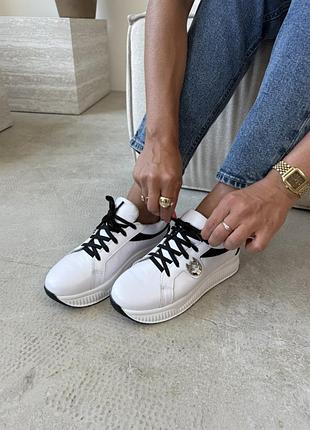 Жіночі шкіряні кросівки